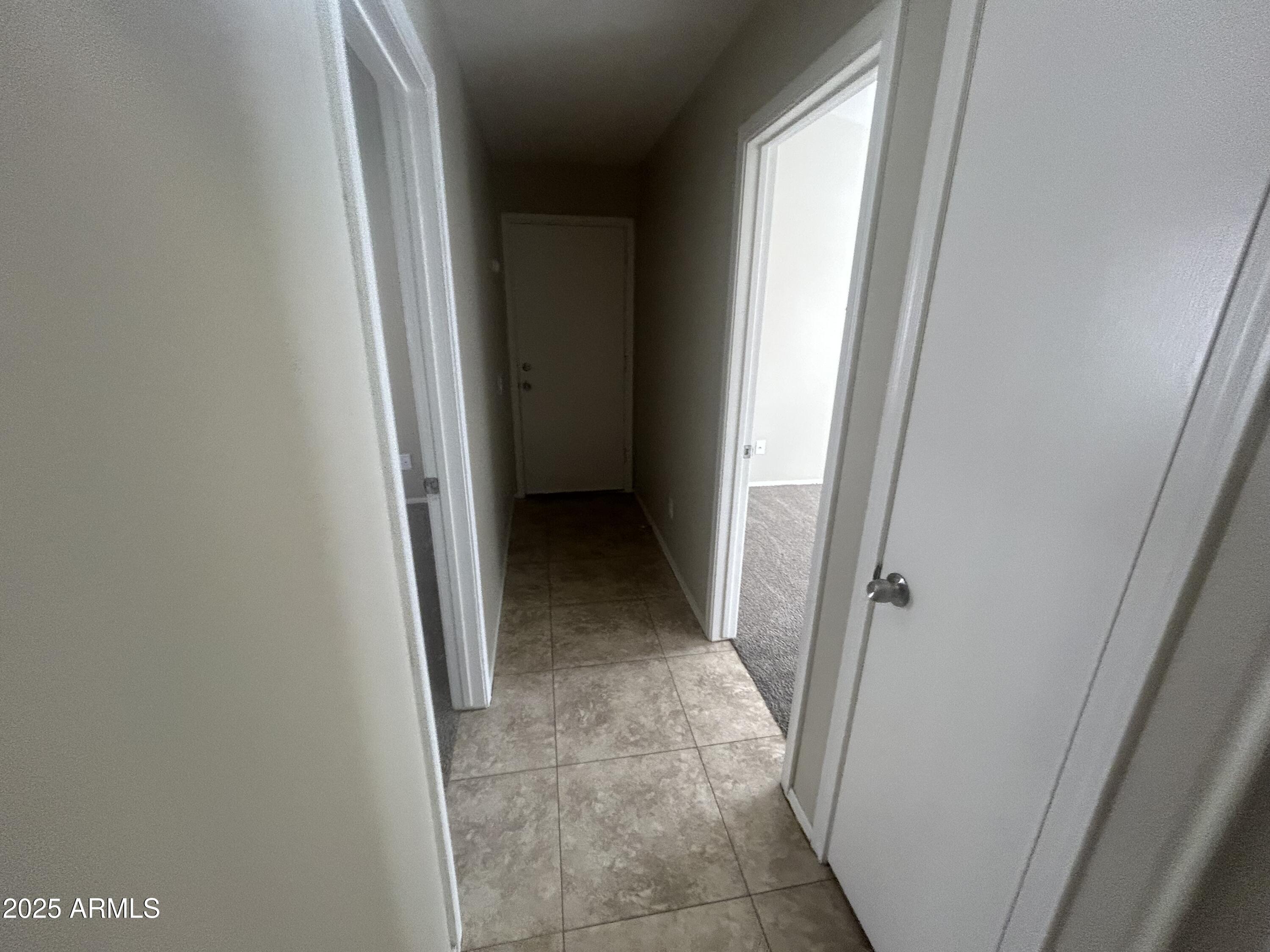 10460 West Reade Avenue Glendale, AZ 85307 - Photo 6 of 14 Hallway