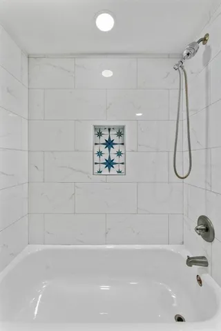 $1,800 | 8010 Riverview Drive, Riverview, FL 33578