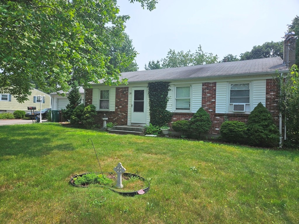 39 Bayberry Road Woonsocket, RI 02895 - Photo 1 of 14 Gallery Image 1