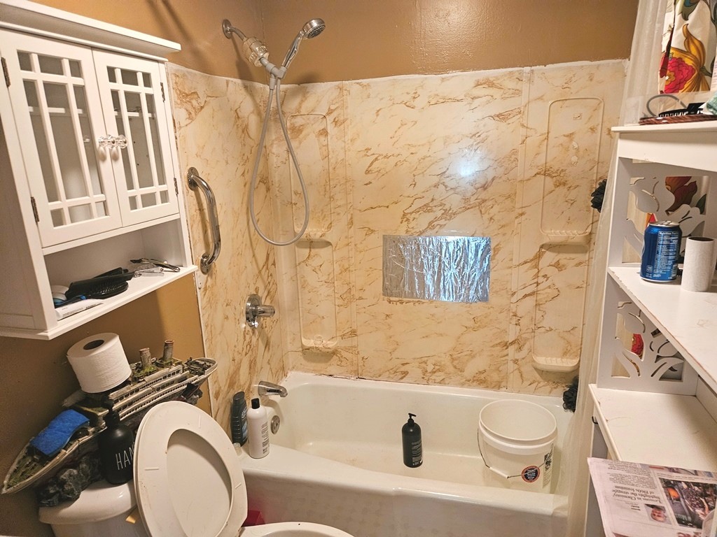 39 Bayberry Road Woonsocket, RI 02895 - Photo 11 of 14 Gallery Image 11