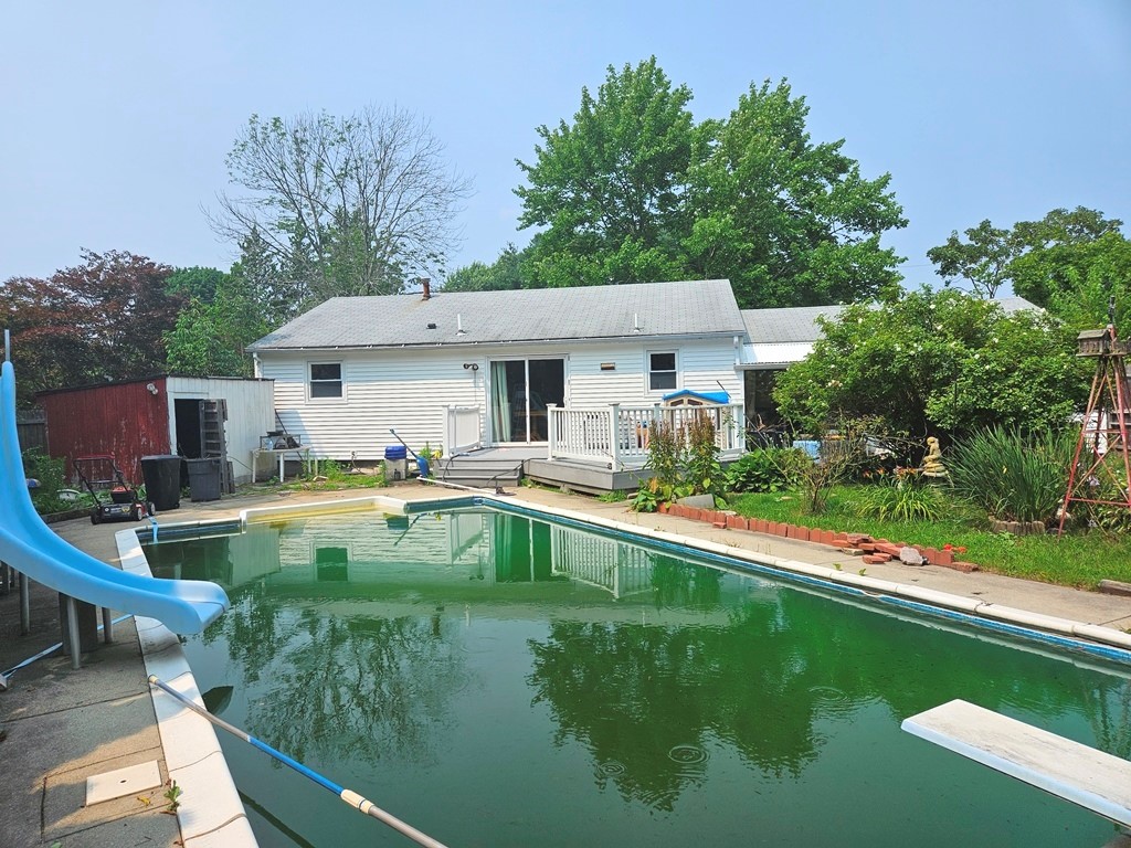 39 Bayberry Road Woonsocket, RI 02895 - Photo 2 of 14 Gallery Image 2