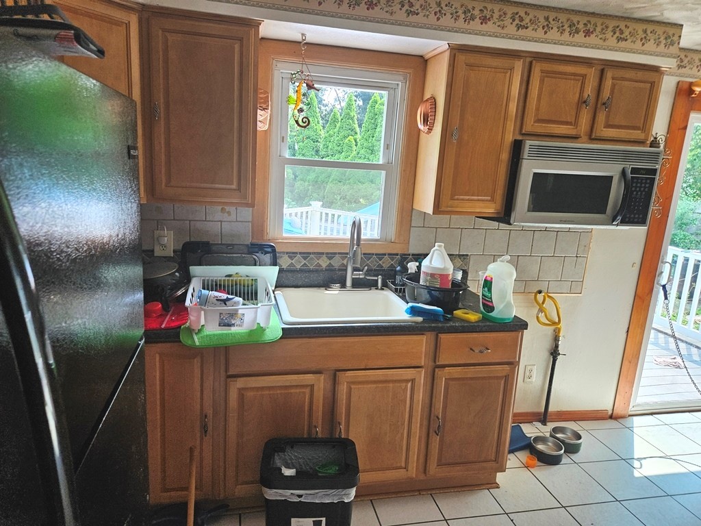 39 Bayberry Road Woonsocket, RI 02895 - Photo 5 of 14 Gallery Image 5
