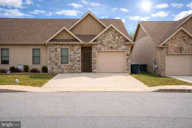 $264,900 | 813 South Church Street, Waynesboro, PA 17268