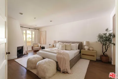 $2,150,000 | 9024 Cynthia Street, Unit 204, West Hollywood, CA 90069