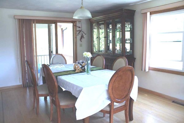 124 Hampton Road Sharon, MA 02067 - Photo 4 of 18