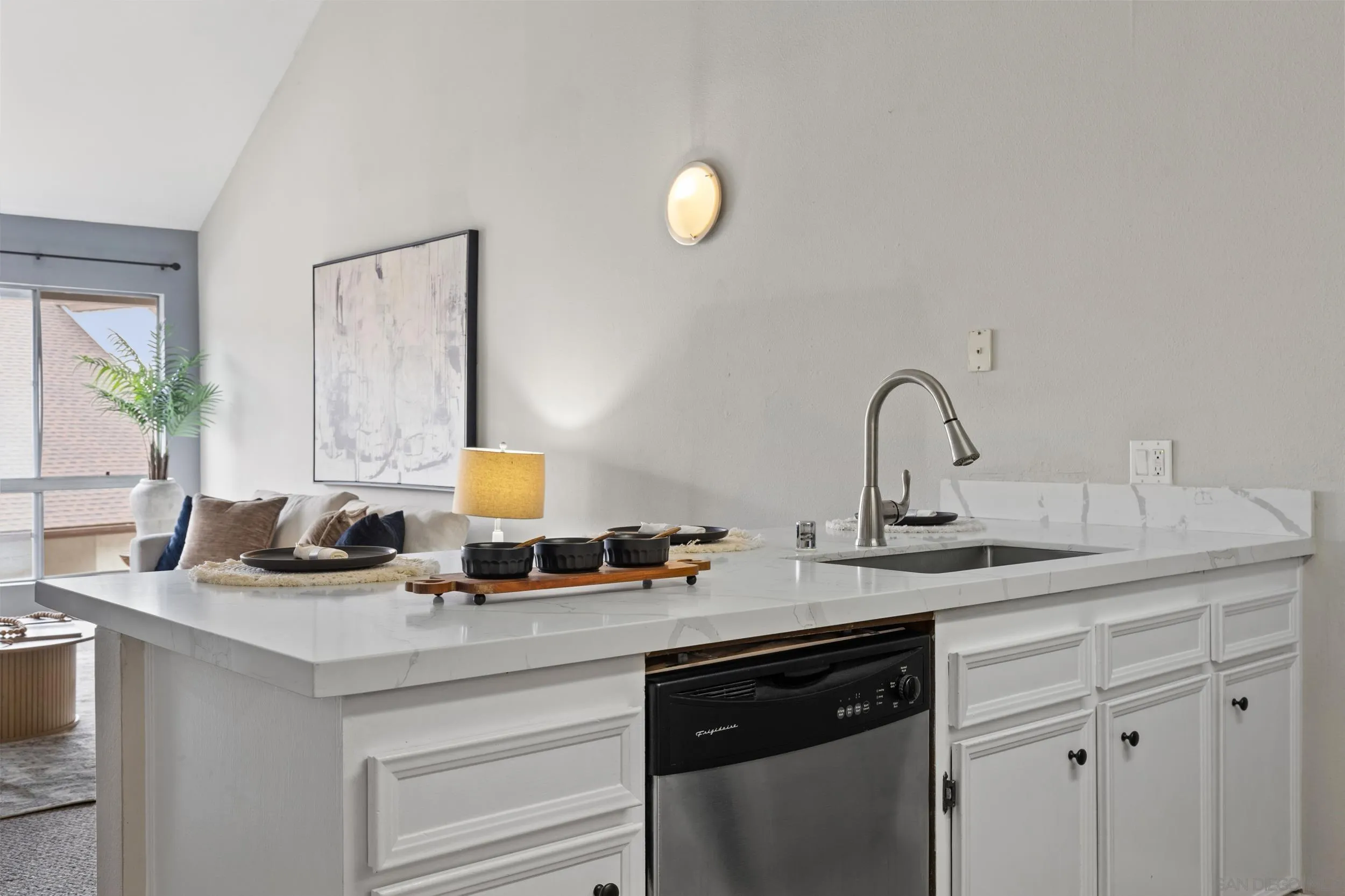 6131 Rancho Mission Road, Unit 317 San Diego, CA 92108 - Photo 8 of 33 Gallery Image 8