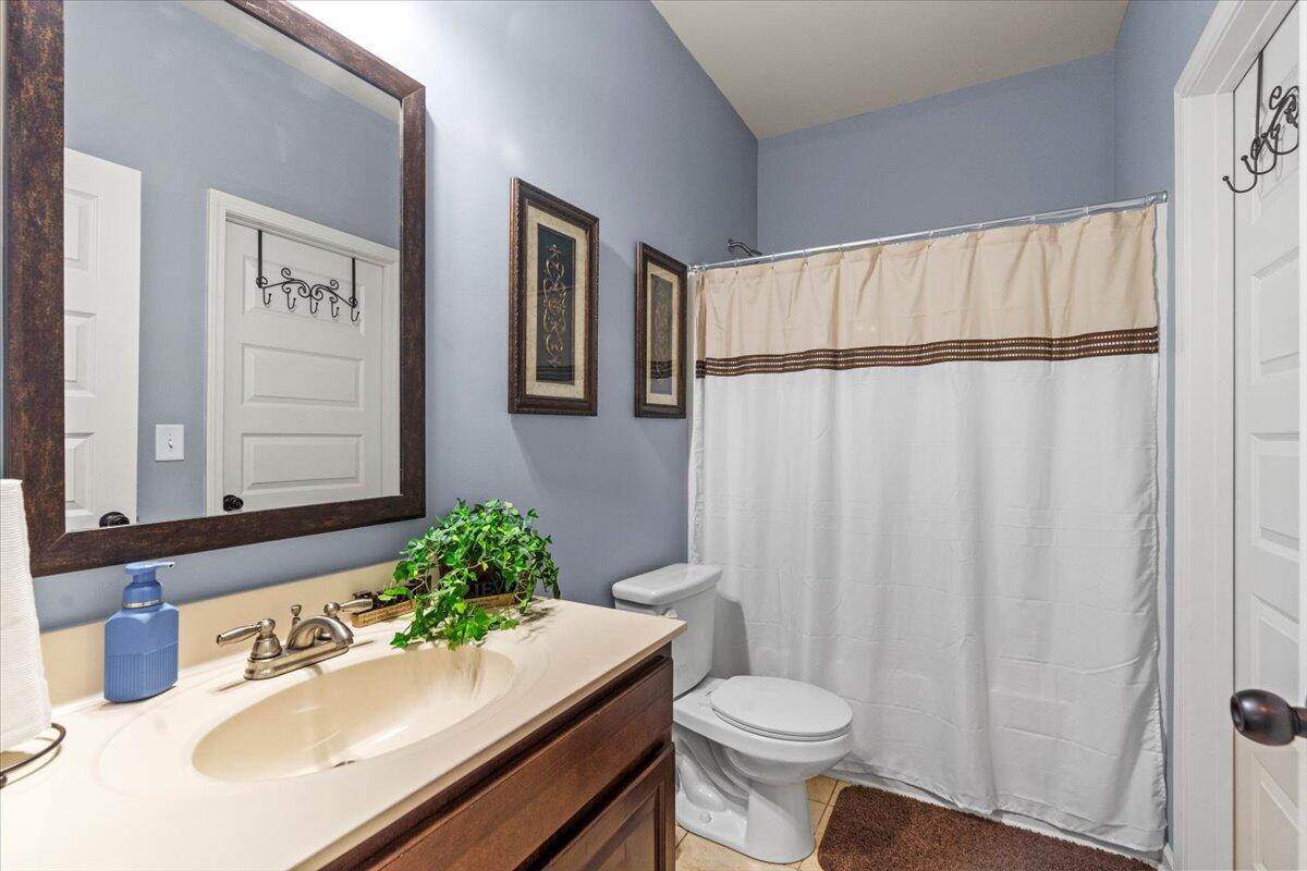 4446 Grove Landing Drive Grovetown, GA 30813 - Photo 18 of 31 18-Guest Bath