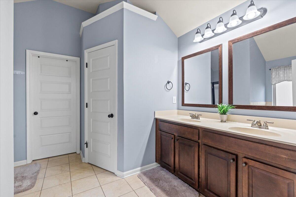 4446 Grove Landing Drive Grovetown, GA 30813 - Photo 22 of 31 22-Owners Bath