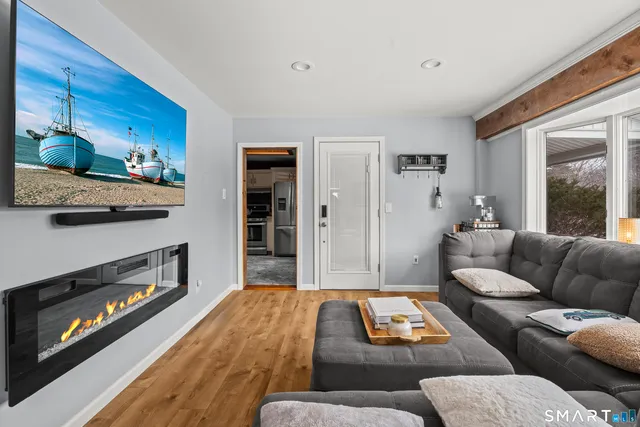 $295,000 | 354 Maple Avenue, Bristol, CT 06010