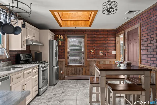 $295,000 | 354 Maple Avenue, Bristol, CT 06010