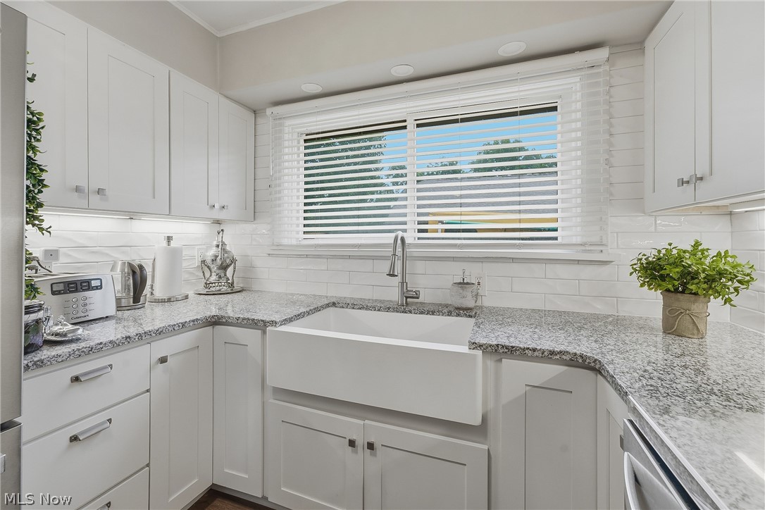 2365 Copley Road Akron, OH 44320 - Photo 18 of 28 New kitchen. Farm sink, ganite countertops