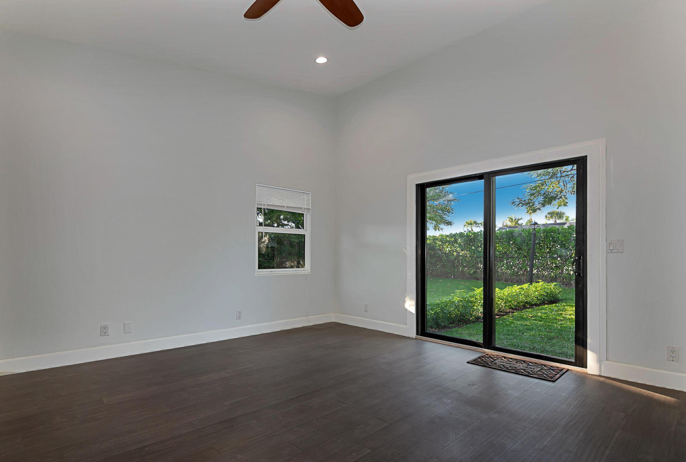 959 Southwest 18th Street, Unit E Boca Raton, FL 33486 - Photo 7 of 13 20250429020141526102000000-o-2