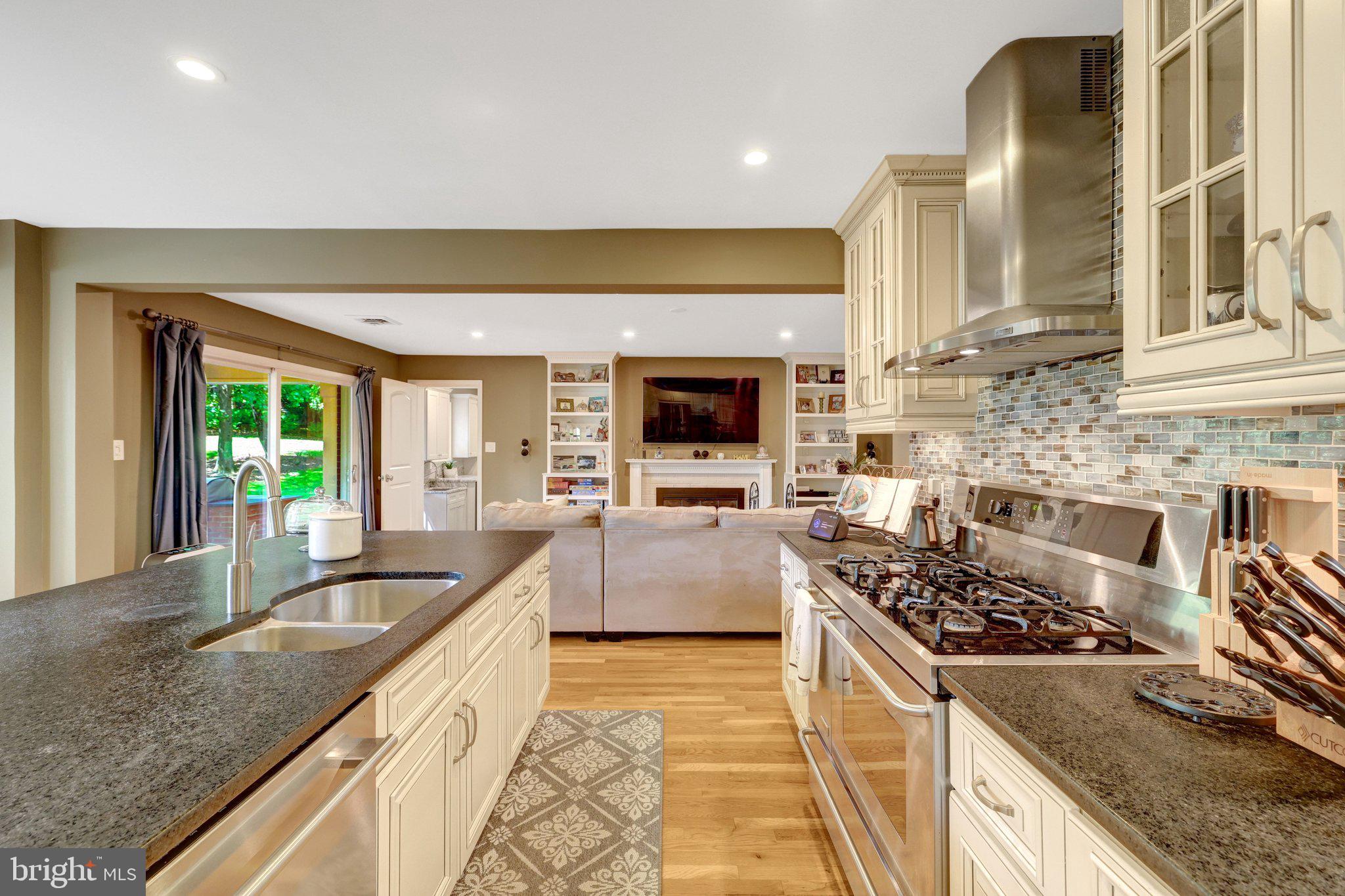 10015 Saddle Road Vienna, VA 22181 - Photo 27 of 86 Gallery Image 27