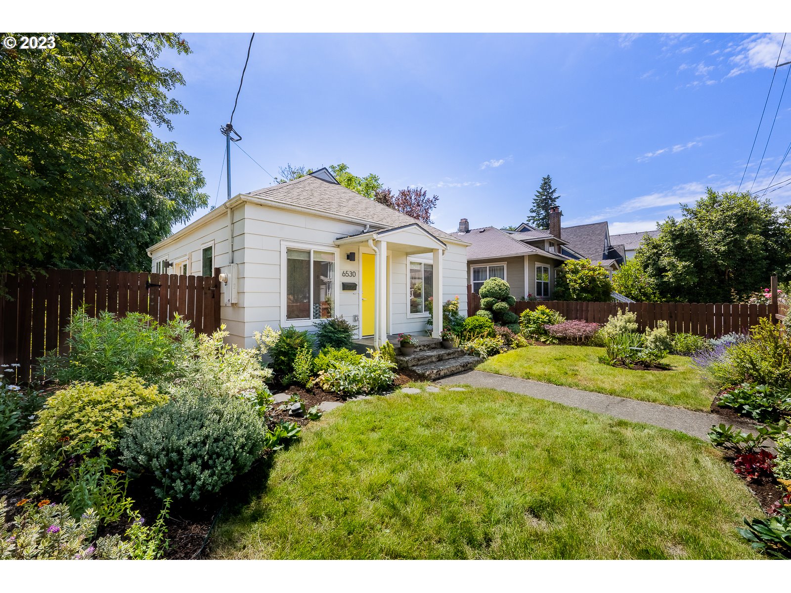 6530 Southeast Reedway Street Portland, OR 97206 - Photo 2 of 39 Gallery Image 2