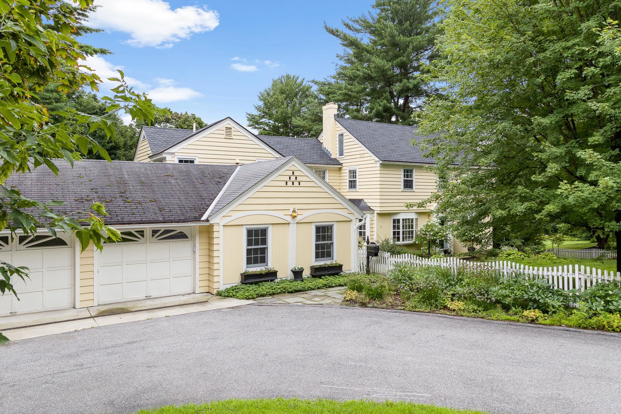 151 Ledge Road Burlington, VT 05401 - Photo 2 of 40 Gallery Image 2