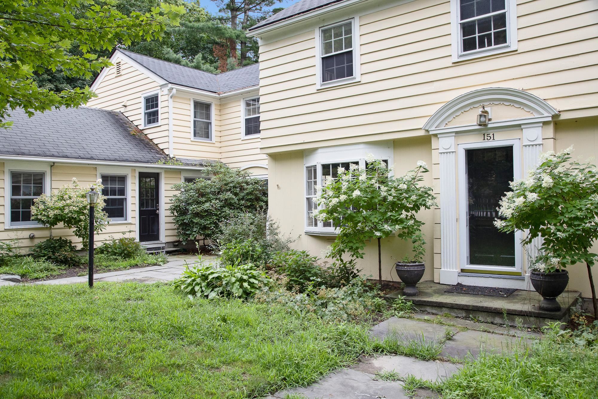 151 Ledge Road Burlington, VT 05401 - Photo 4 of 40 Gallery Image 4