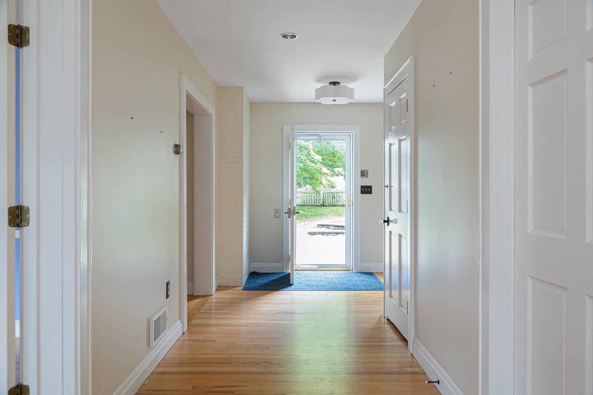 151 Ledge Road Burlington, VT 05401 - Photo 5 of 40 Gallery Image 5