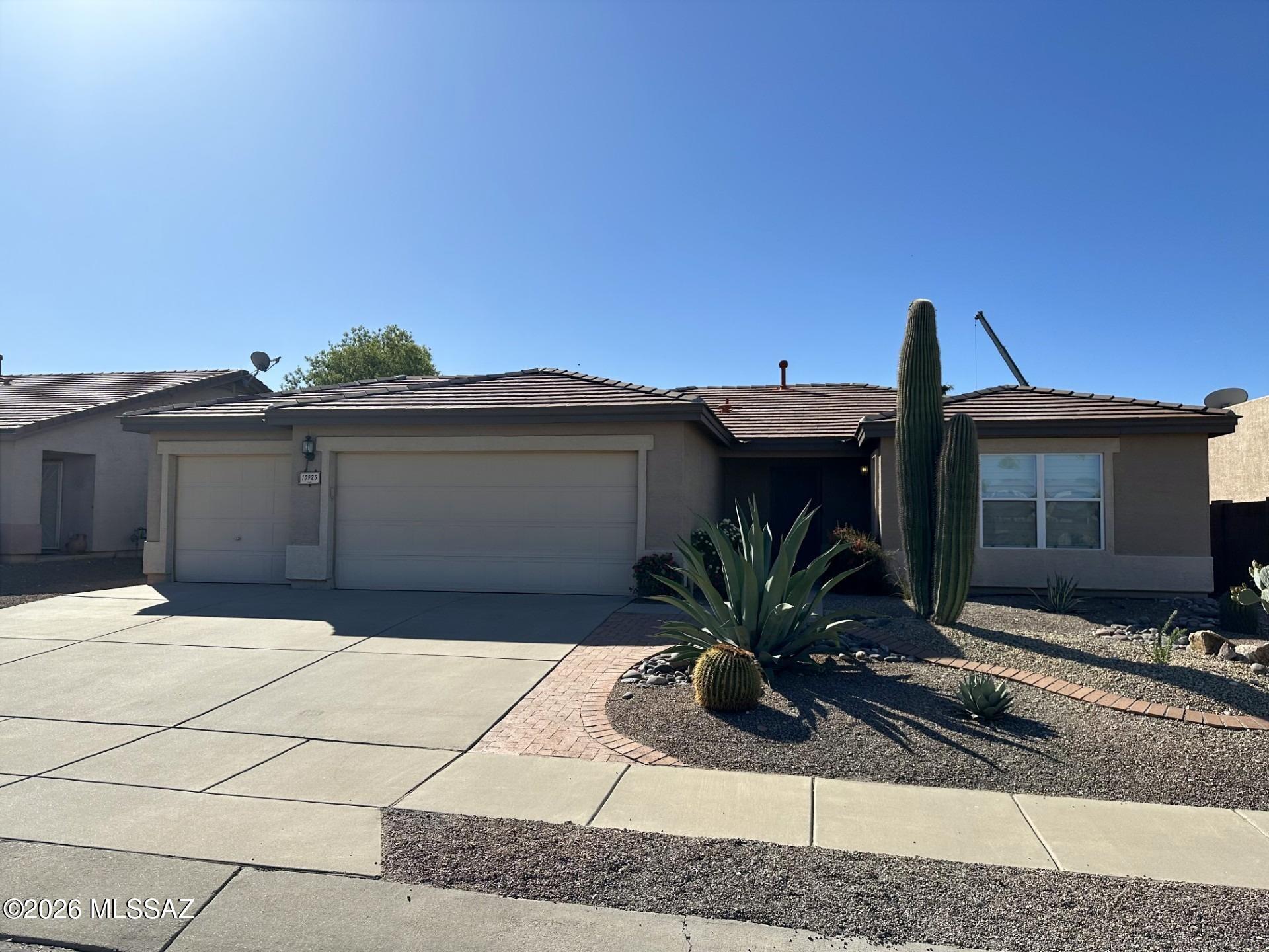 10925 South Raptor Court Vail, AZ 85641 - Photo 1 of 17
