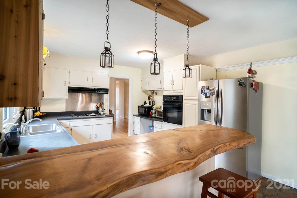 17 Avon Road, Unit 2 Asheville, NC 28805 - Photo 14 of 44 Gallery Image 14