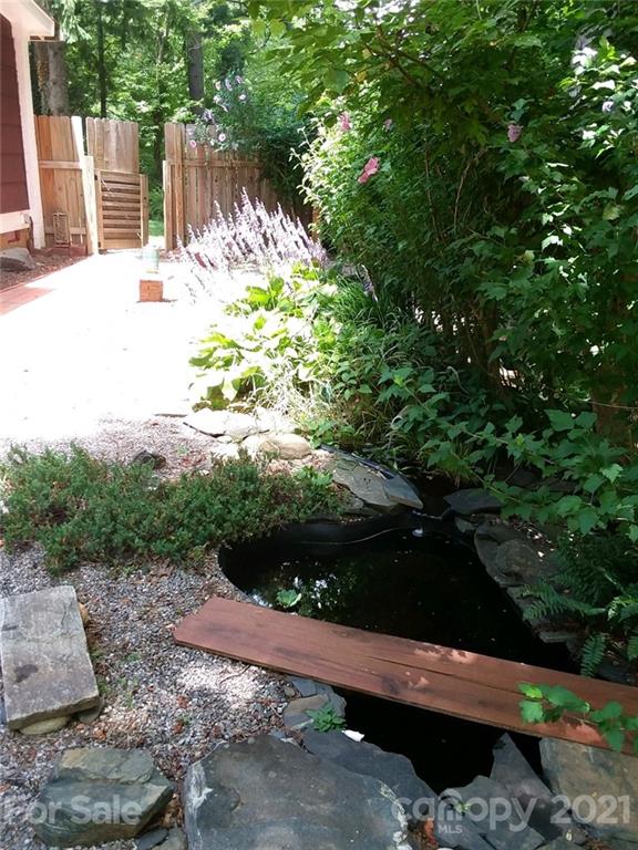 17 Avon Road, Unit 2 Asheville, NC 28805 - Photo 34 of 44 Gallery Image 34