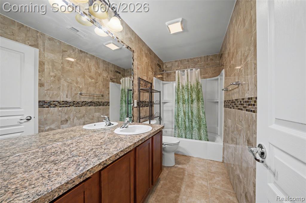 49184 Gracechurch Road Macomb, MI 48044 - Photo 24 of 57