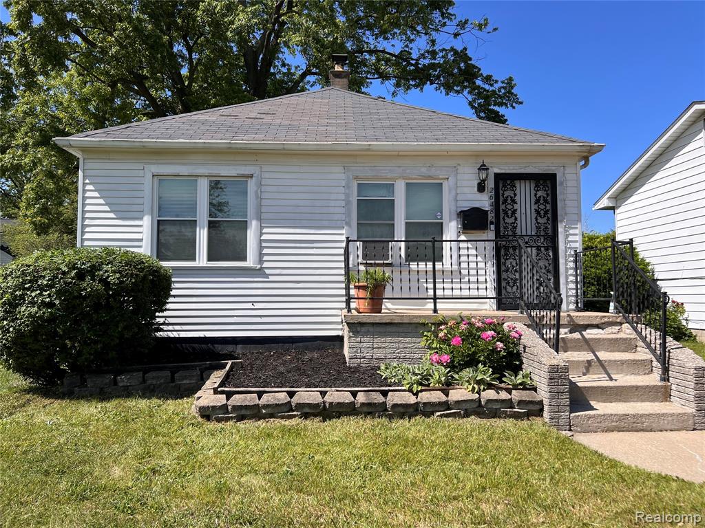 26482 Penn Street Inkster, MI 48141 - Photo 1 of 10