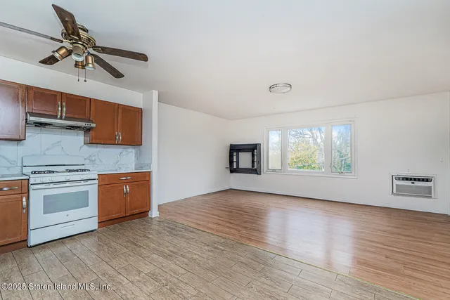 $989,000 | 622 Hylan Boulevard | Grasmere