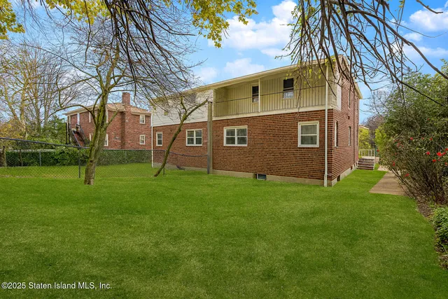 $989,000 | 622 Hylan Boulevard | Grasmere