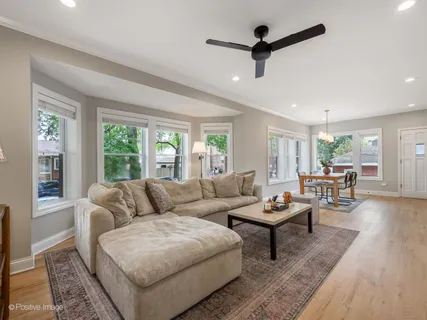 $850,000 | 5002 North Central Park Avenue, Chicago, IL 60625