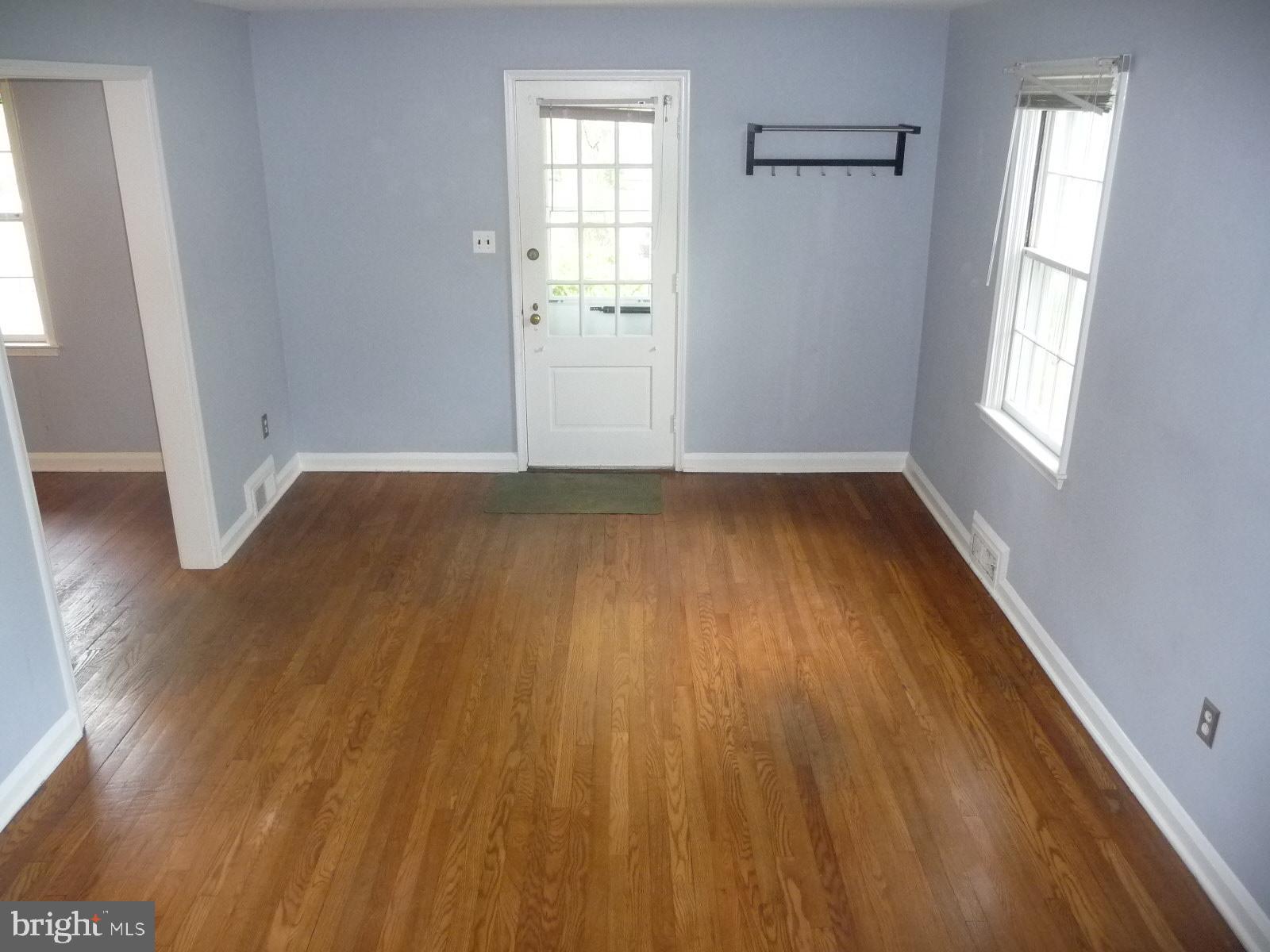 907 Adana Road Baltimore, MD 21208 - Photo 3 of 27
