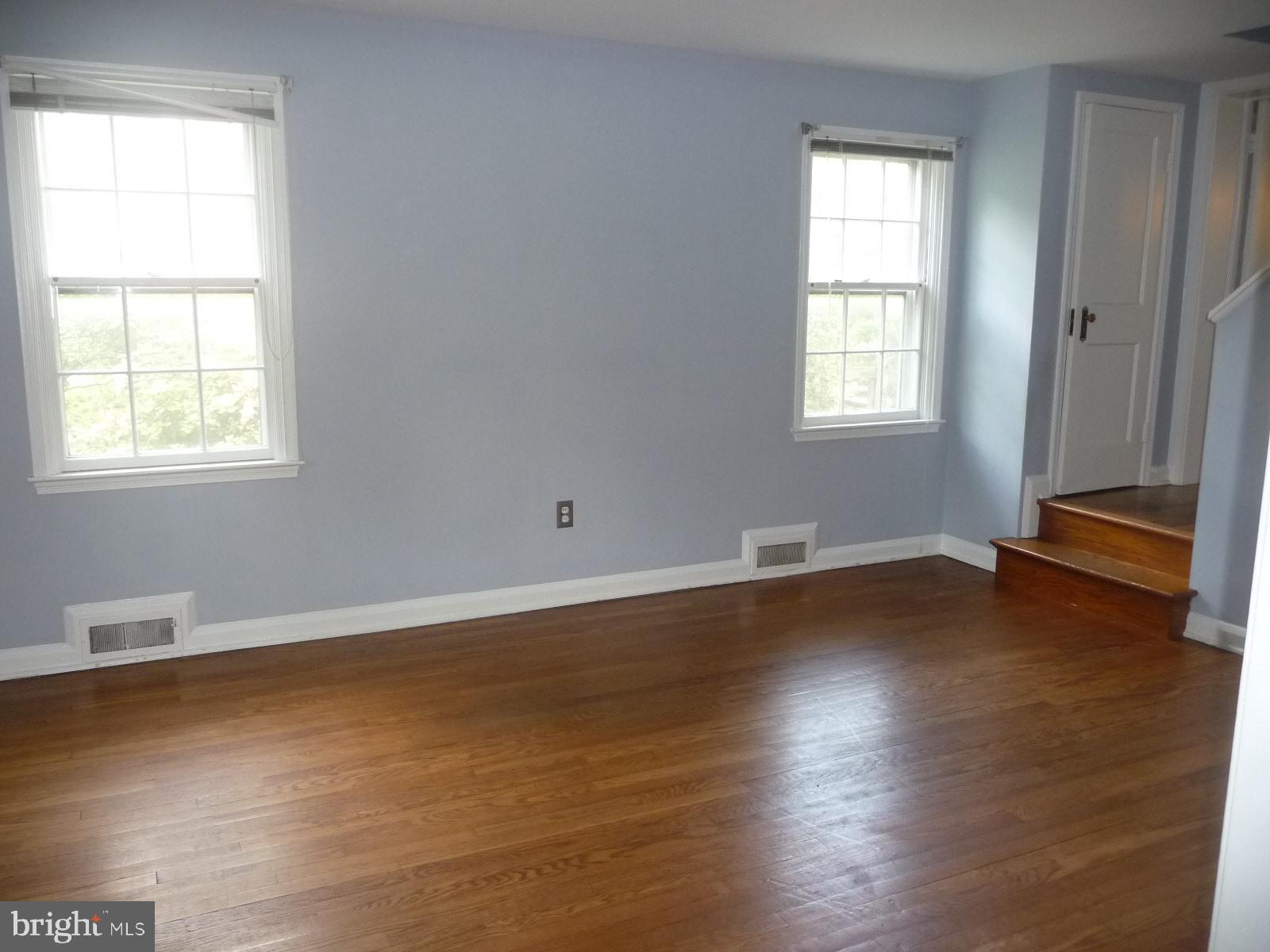 907 Adana Road Baltimore, MD 21208 - Photo 4 of 27