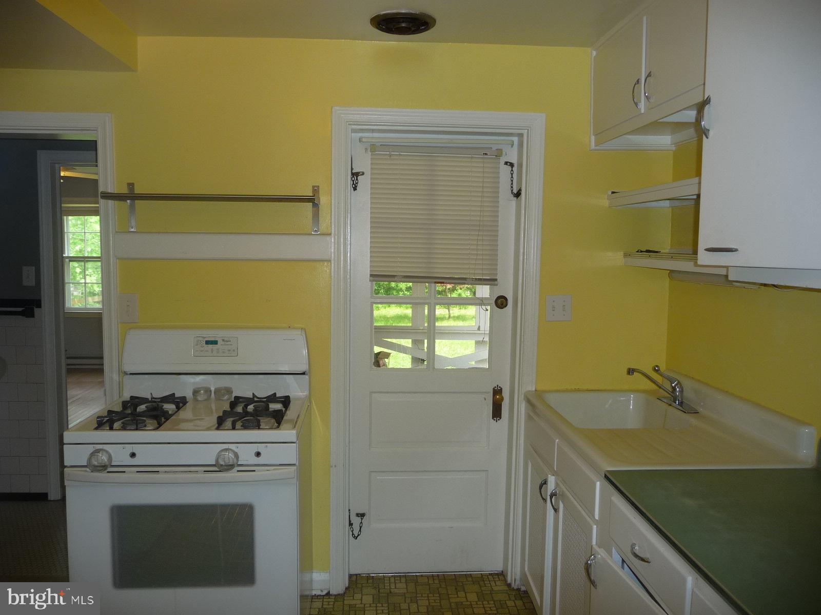 907 Adana Road Baltimore, MD 21208 - Photo 10 of 27