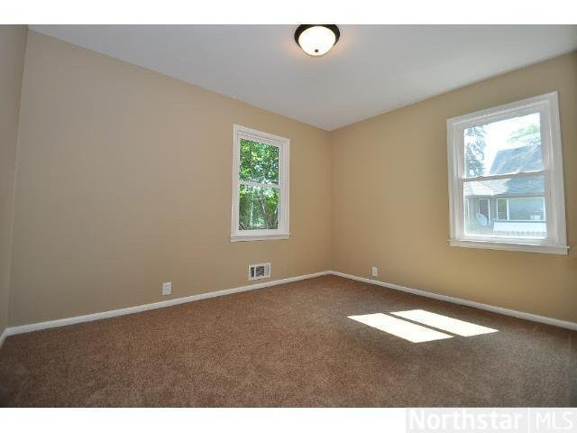 1732 County Rd B East Maplewood, MN 55109 - Photo 5 of 18