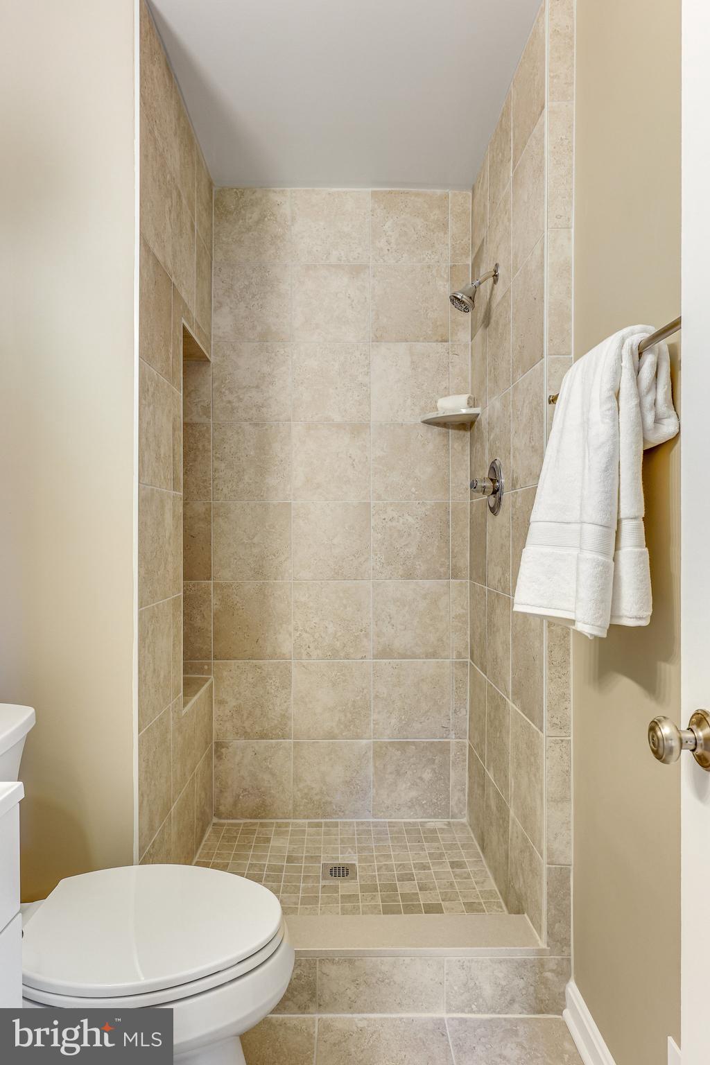 13426 Elevation Lane Herndon, VA 20171 - Photo 41 of 79 Primary bathroom