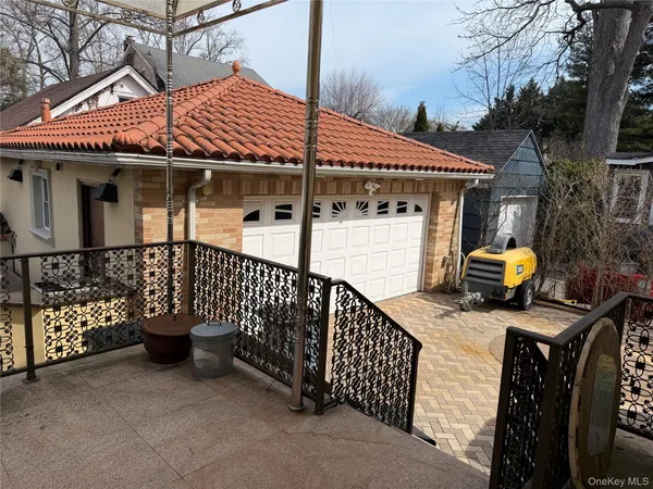 $2,588,000 | 160-15 13th Avenue | Beechhurst