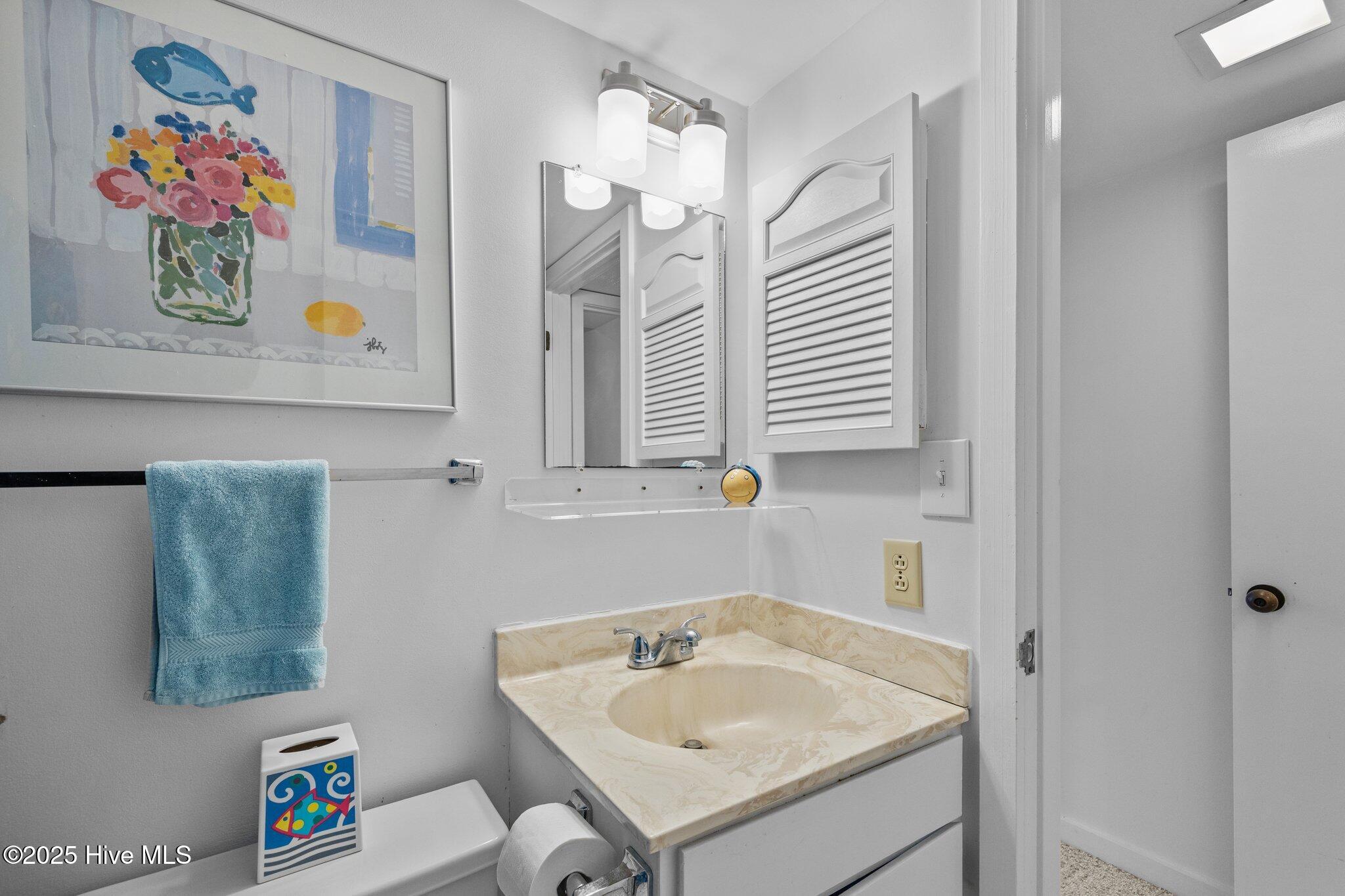 545 Salter Path Road, Unit B1 Pine Knoll Shores, NC 28512 - Photo 11 of 40 Bathroom