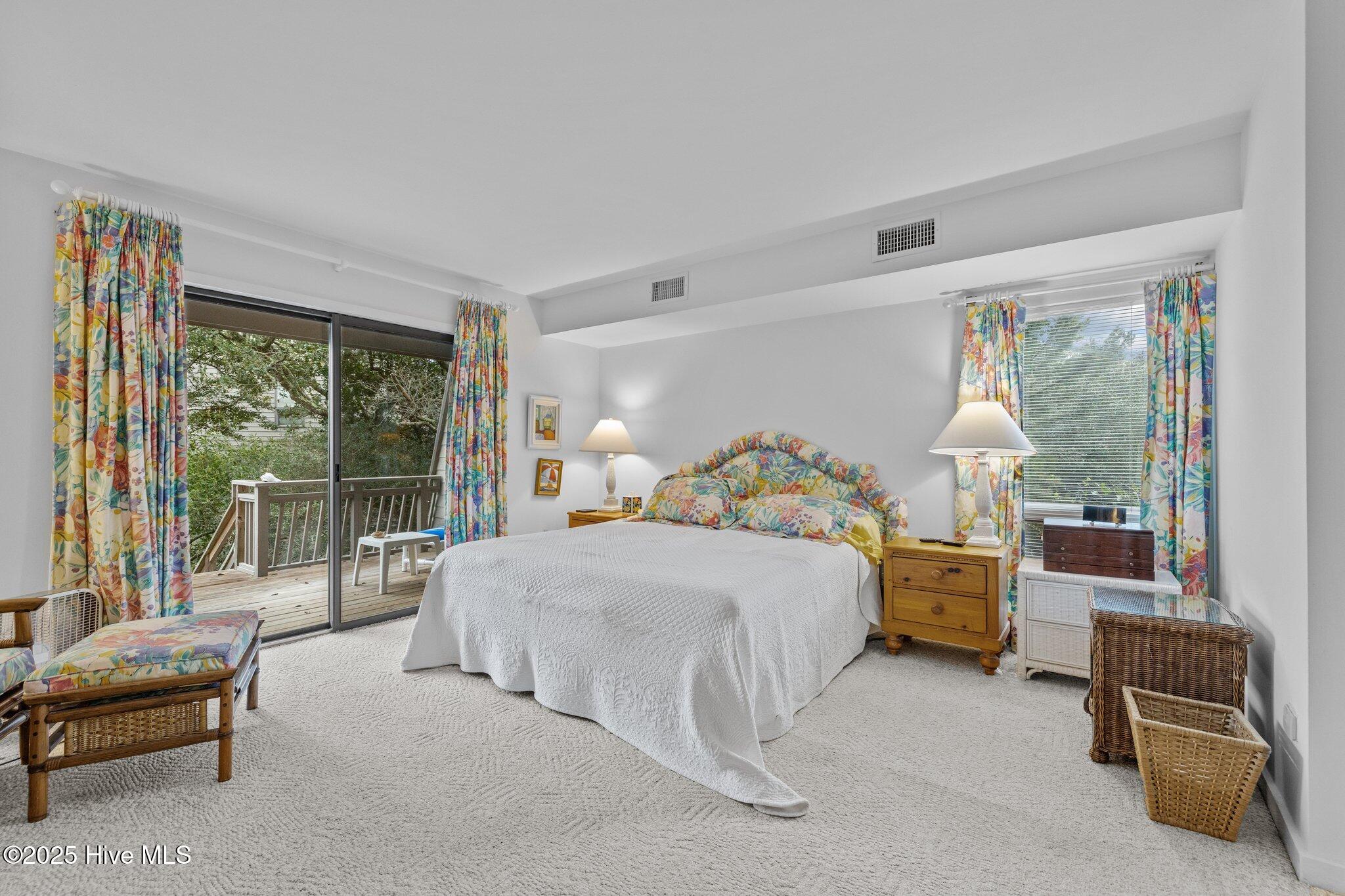 545 Salter Path Road, Unit B1 Pine Knoll Shores, NC 28512 - Photo 12 of 40 Principal Bedroom