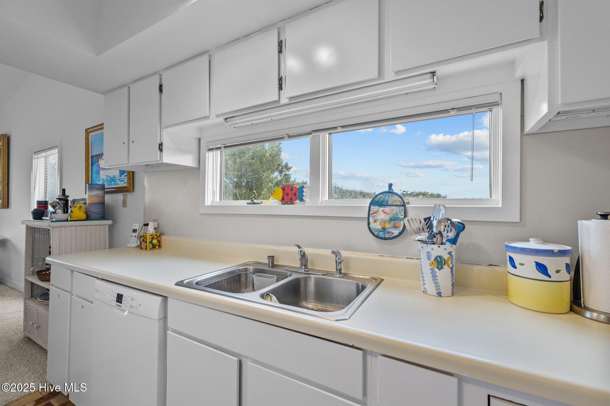 545 Salter Path Road, Unit B1 Pine Knoll Shores, NC 28512 - Photo 24 of 40 Light and Bright