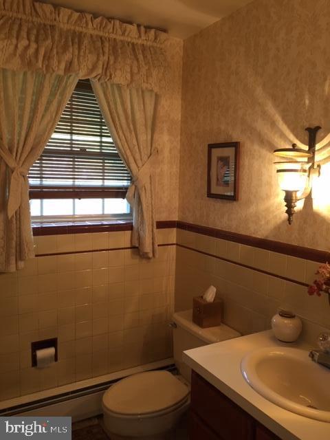 3412 Tyson Road Newtown Square, PA 19073 - Photo 32 of 93 Foyer Powder Room