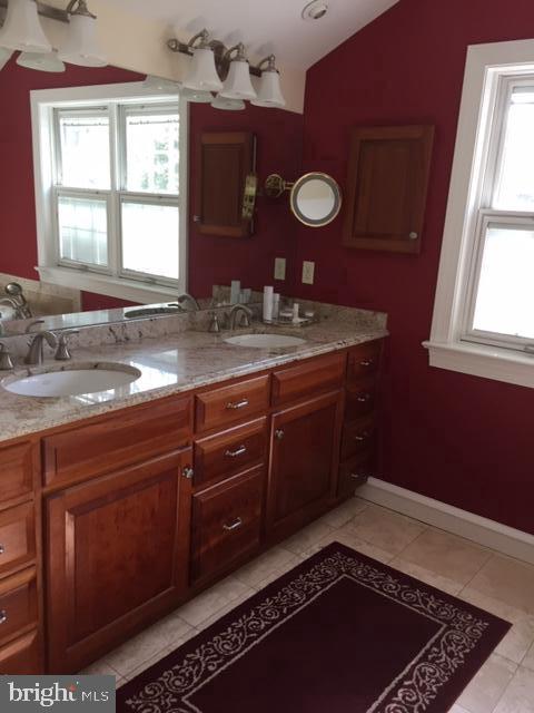 3412 Tyson Road Newtown Square, PA 19073 - Photo 53 of 93 En-Suite Master Bath
