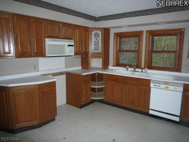 272 Hatch Road Wadsworth, OH 44281 - Photo 4 of 16