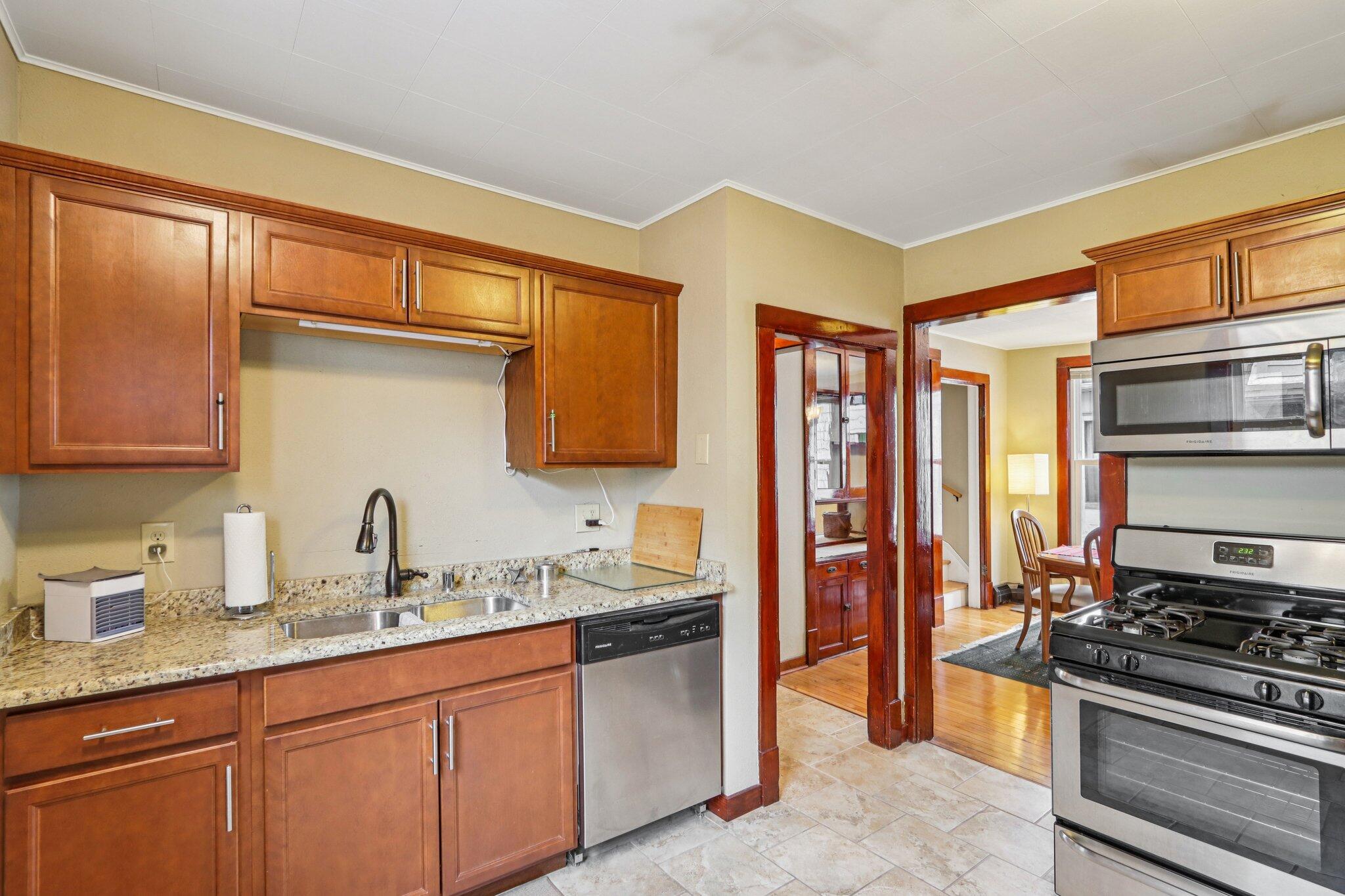 1634 South 80th Street West Allis, WI 53214 - Photo 12 of 30 kitchen