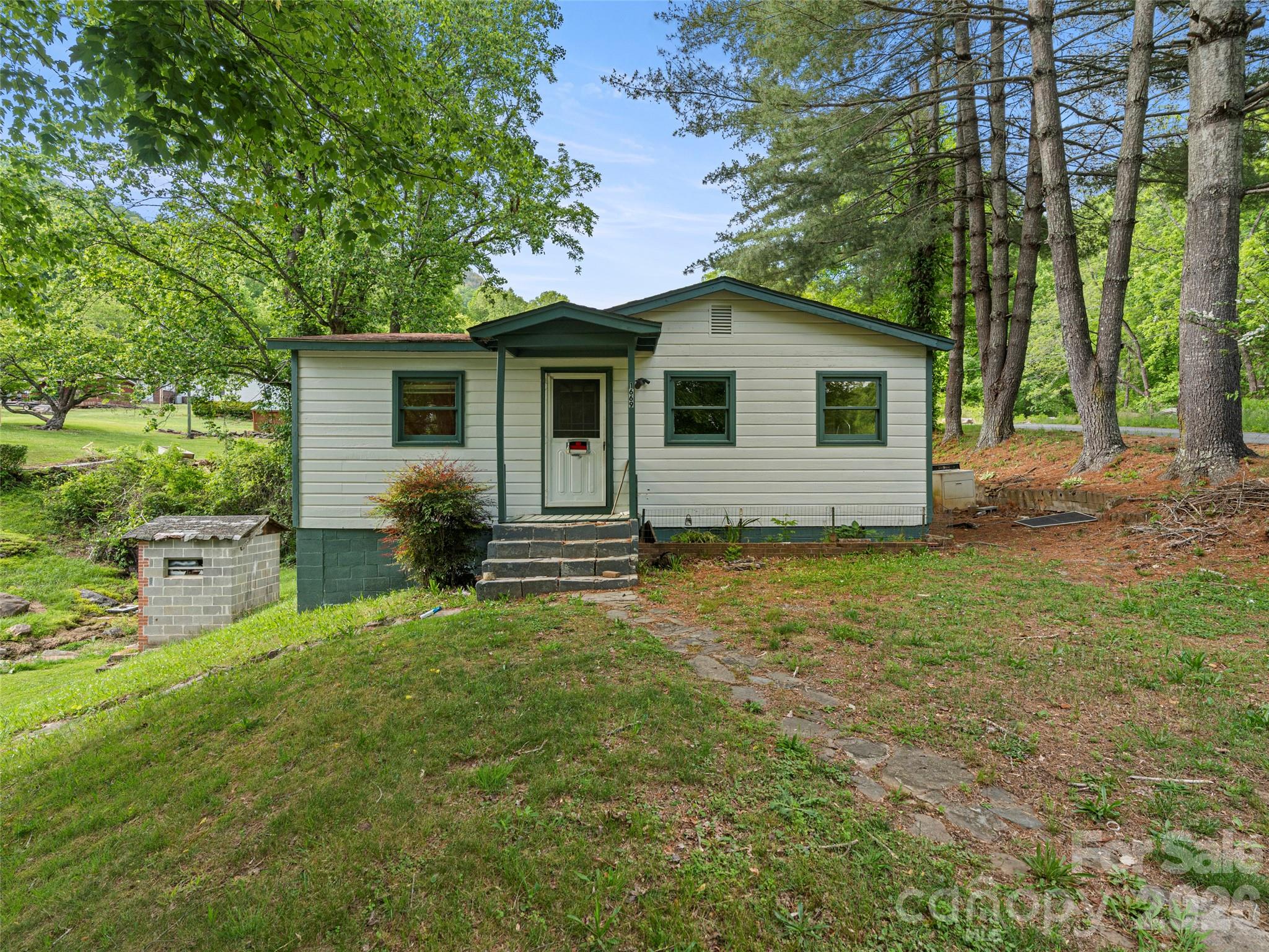 1669 Fisher Crk Road Sylva, NC 28779 - Photo 2 of 21