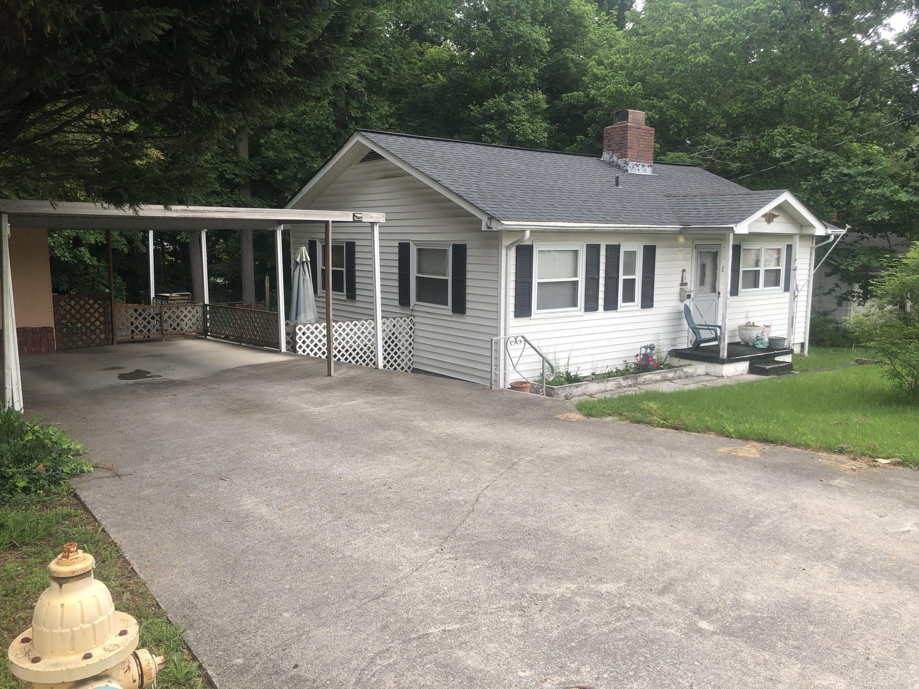 150 Kentucky Avenue Oak Ridge, TN 37830 - Photo 3 of 16 8A34B0AC-A2B0-4948-8474-088794E7EF56