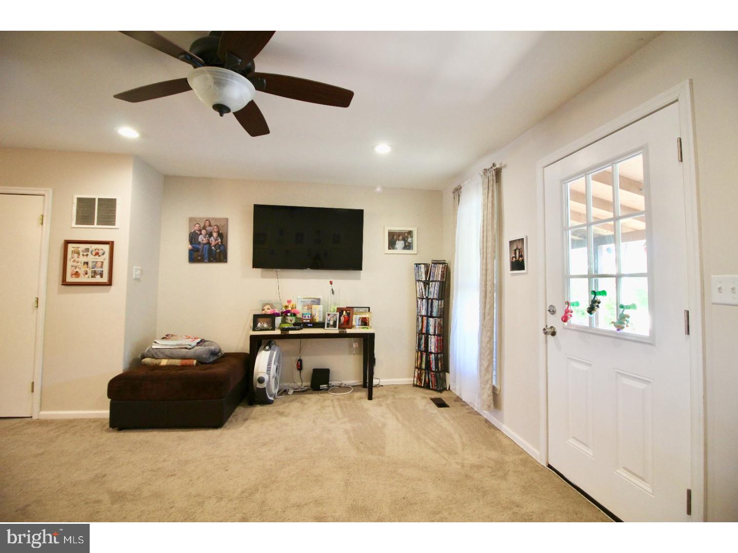 4227 Fairdale Road Philadelphia, PA 19154 - Photo 5 of 21 Gallery Image 5