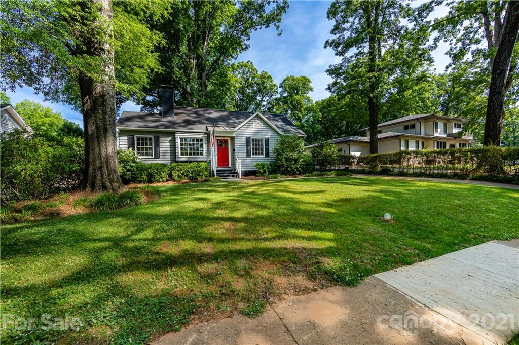 816 Sedgefield Road Charlotte, NC 28209 - Photo 3 of 29 a front view of house with yard and green space