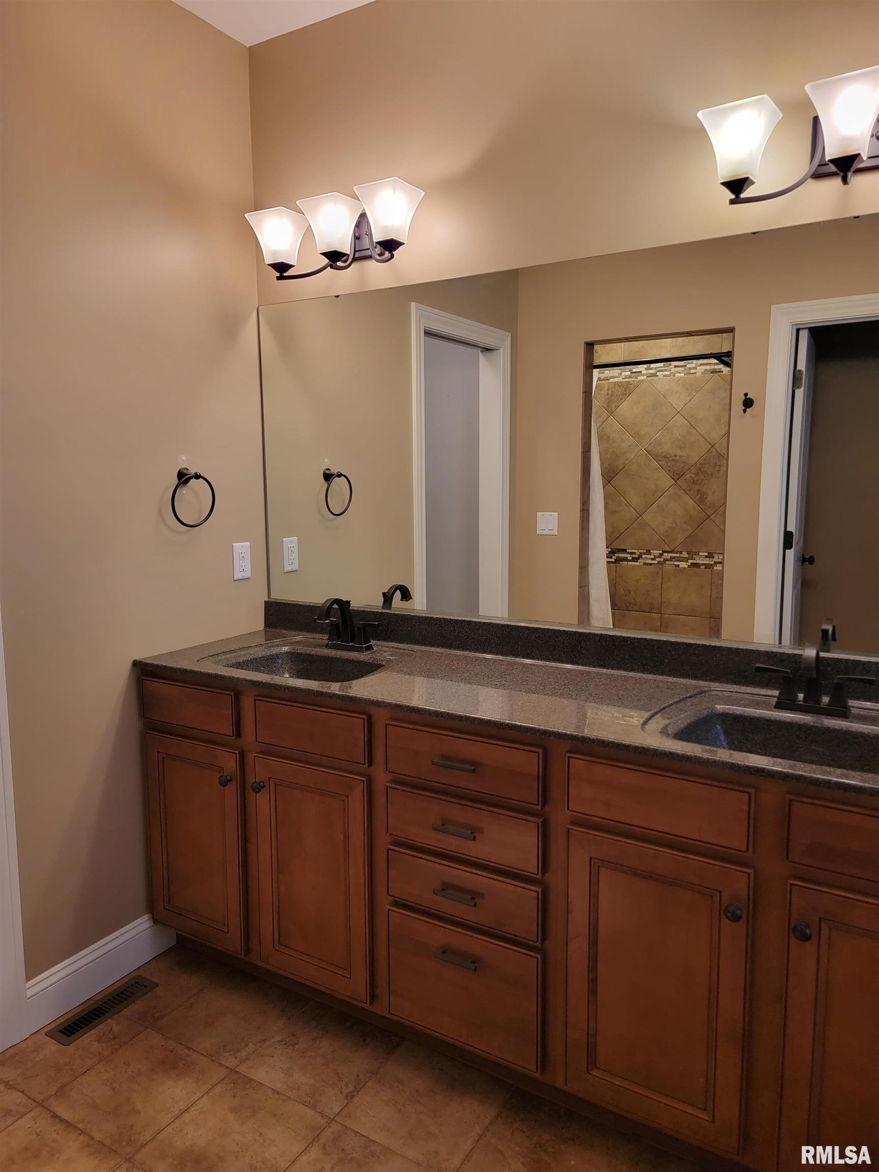 21585 East Brereton Road Canton, IL 61520 - Photo 38 of 92
