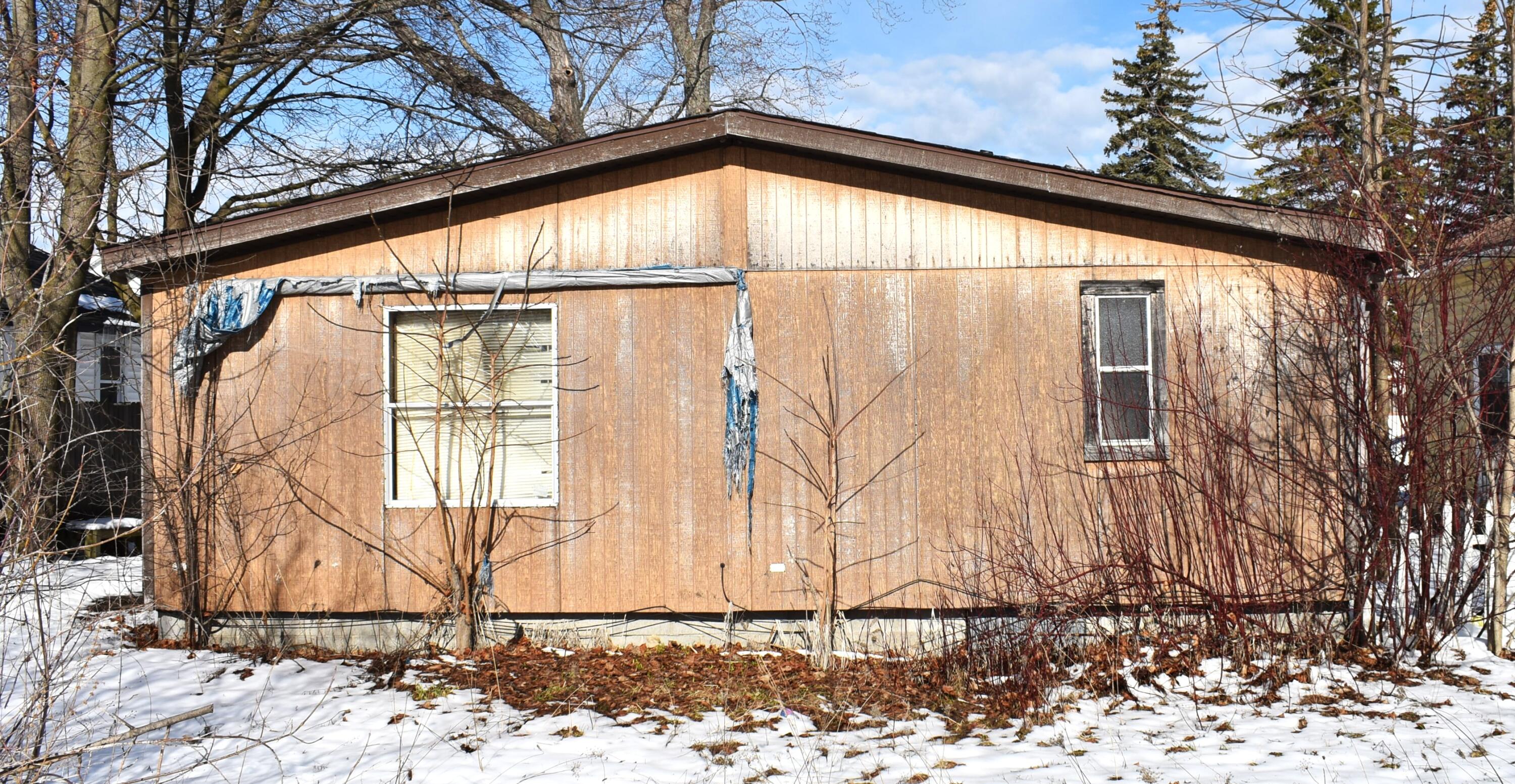 222 North E Street Cheboygan, MI 49721 - Photo 5 of 28 Gallery Image 5