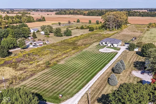 $1,299,000 | 9271 North 400 East, Greenfield, IN 46140