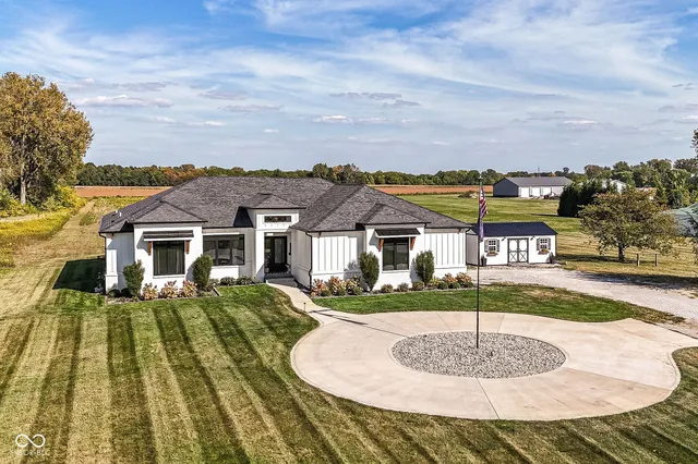 $1,299,000 | 9271 North 400 East, Greenfield, IN 46140
